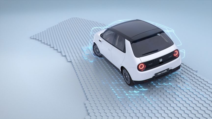 Vue de trois quarts arri&egrave;re de la Honda&nbsp;e, en studio