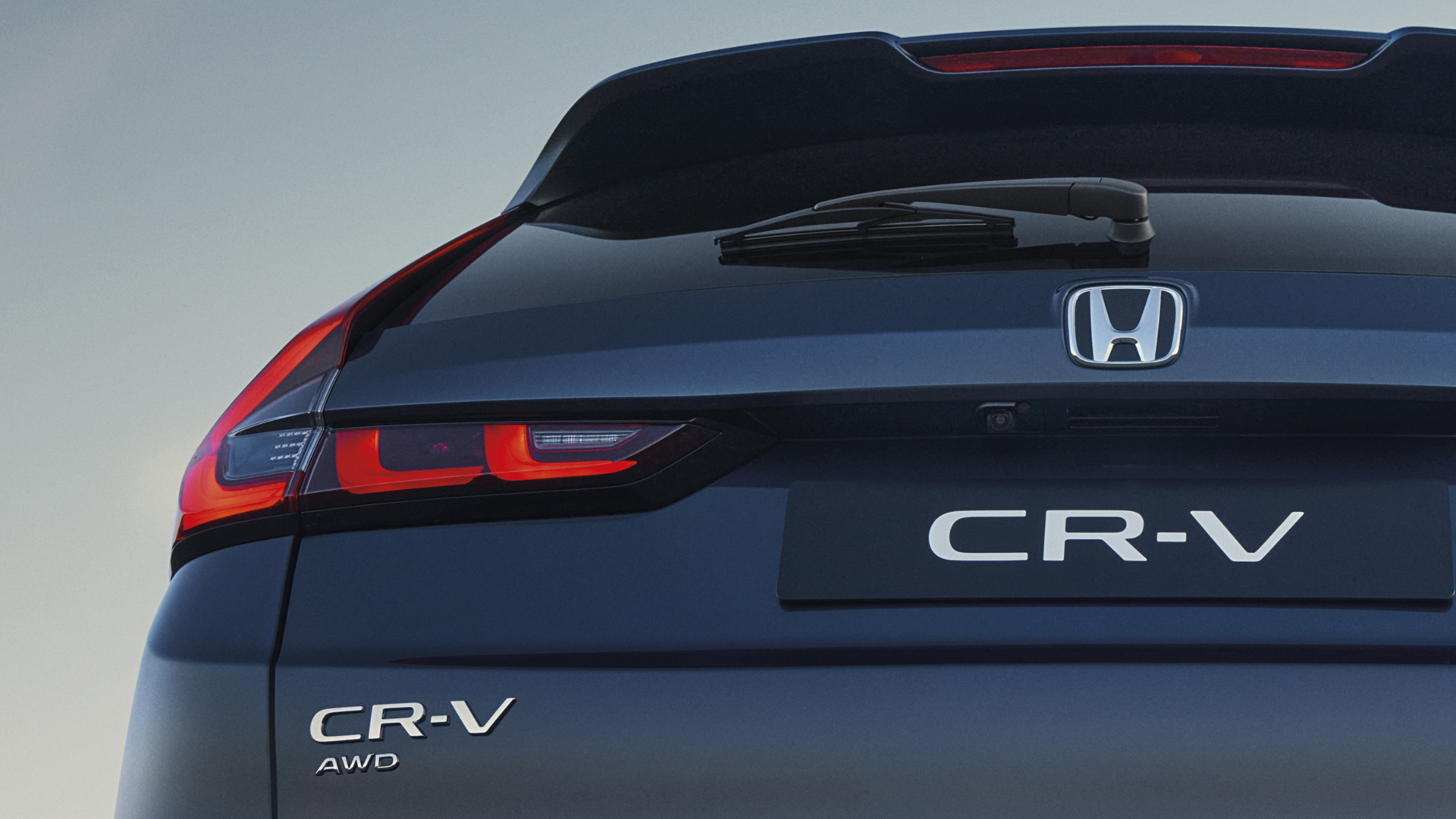 Gros plan sur l'arrière du Honda CR-V Hybrid.