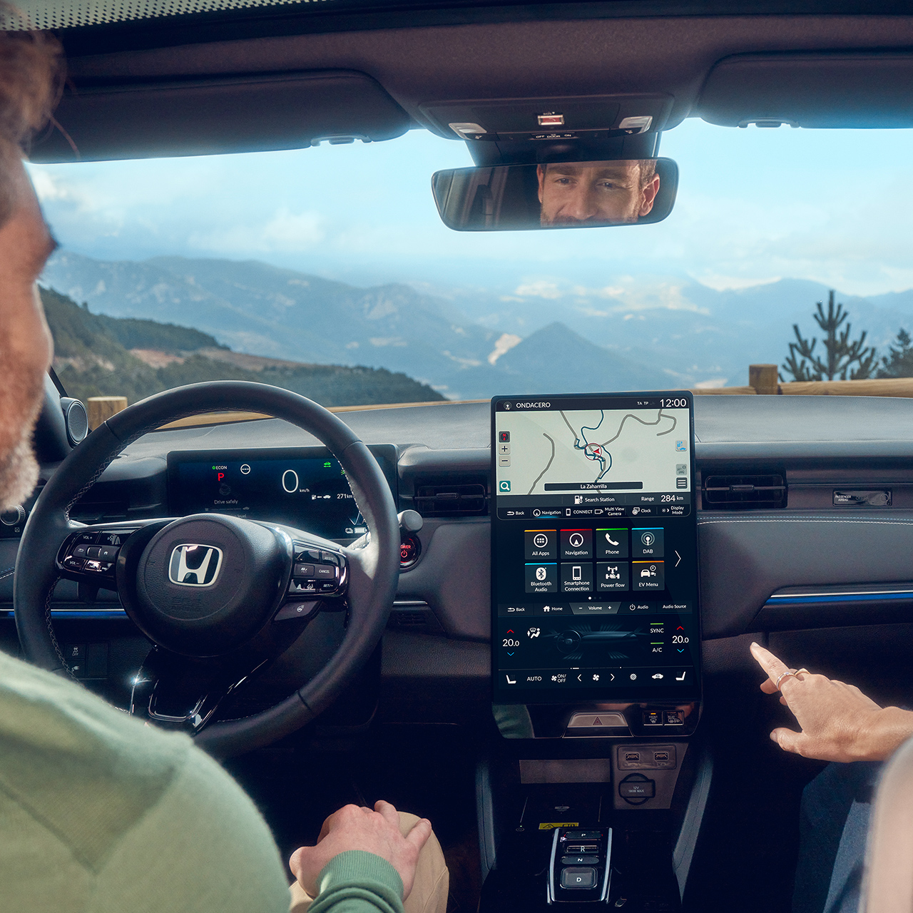 Gros plan sur le système d'info-divertissement de la Honda e:Ny1.