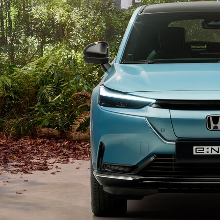Gros plan sur la technologie Honda Sensing du Honda e:Ny1.
