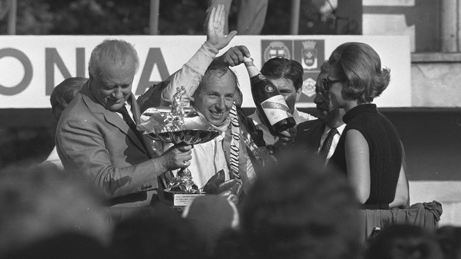 John Surtees lors de notre deuxième victoire en Formule 1 à Monza.
