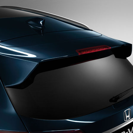 Vue latérale sur le spoiler de hayon du Honda HR-V.