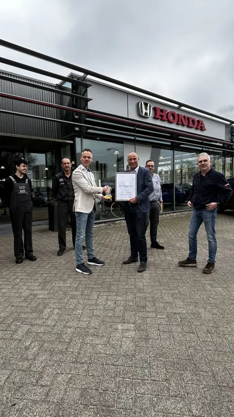 Détaillant français recevant leur prix de vente. 