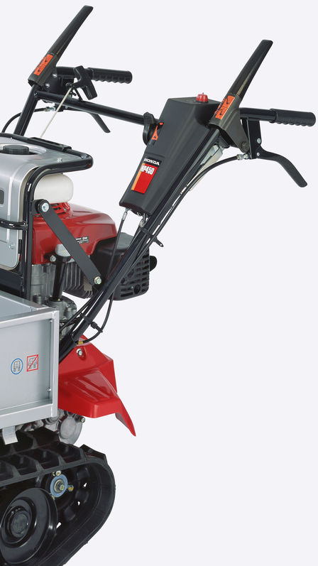 Vue rapproch&eacute;e des leviers d'un transporteur.