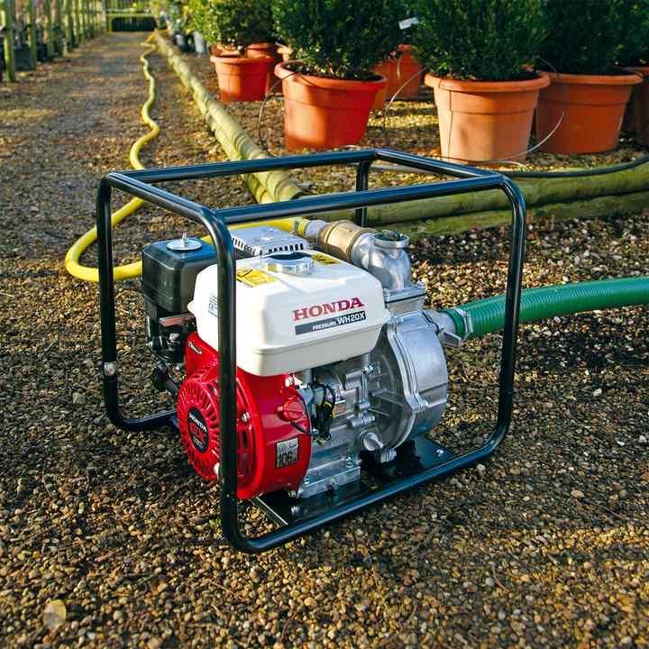 Pompe à moteur thermique Honda essence 5,9 Kw pour eau engrais 600 L / Min  sur bati