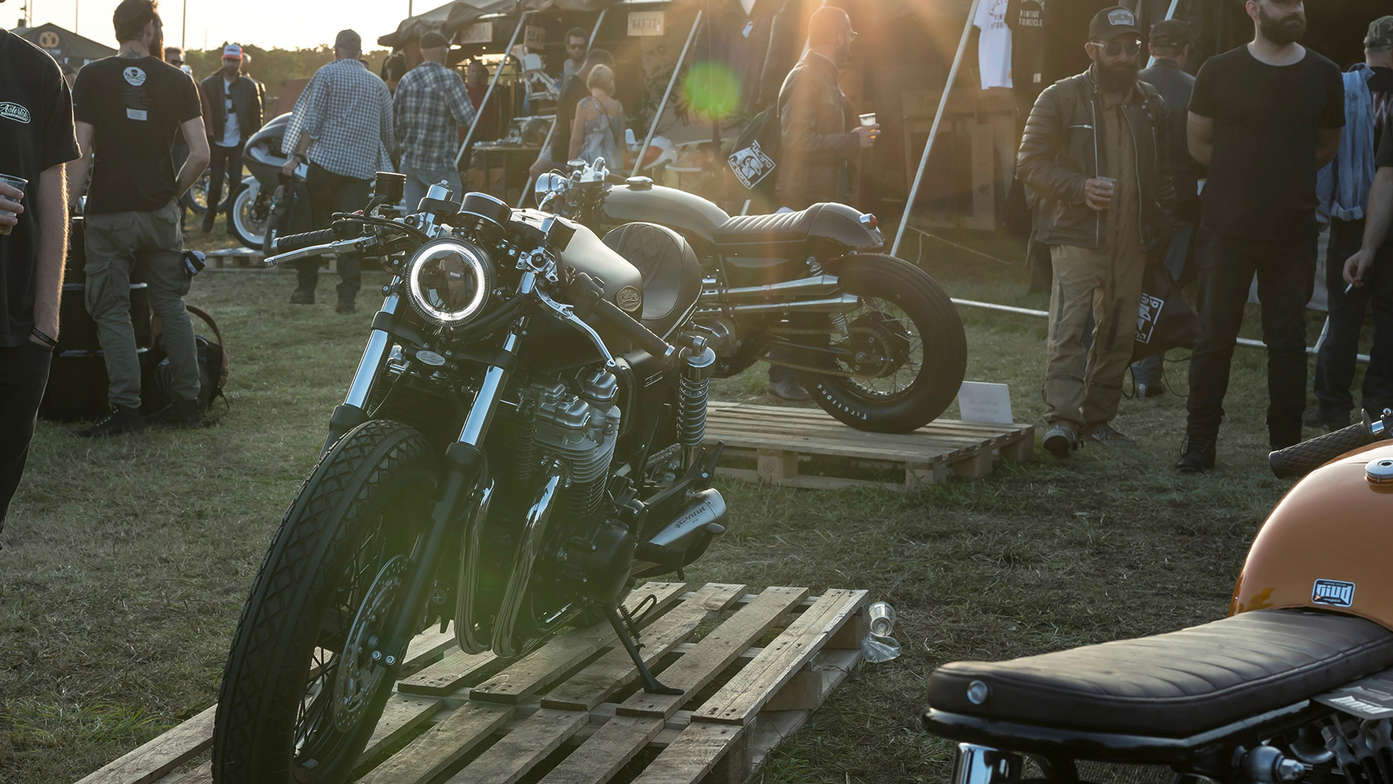 CB1100EX Hedo préparée par South Garage.