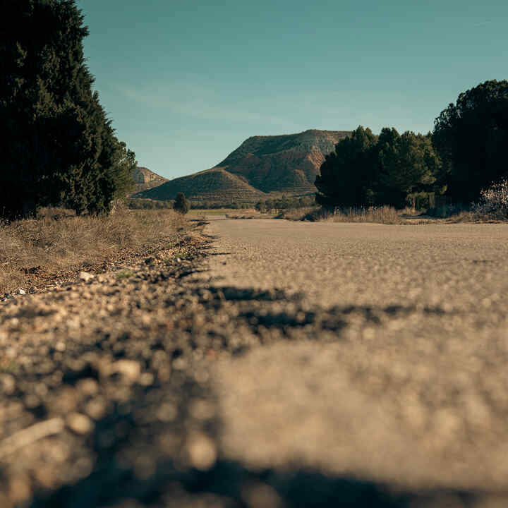 Route déserte sans motard