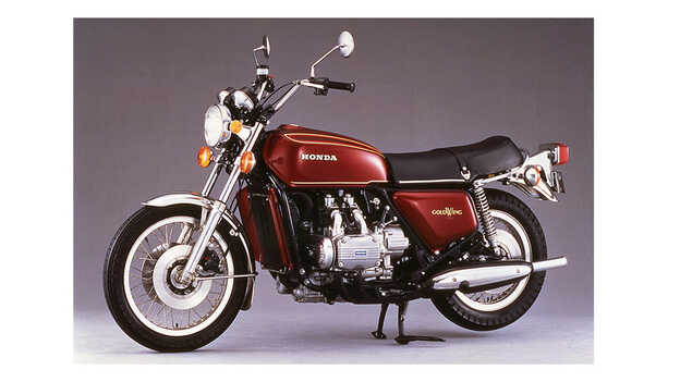 1982 – Système de freinage combiné (CBS)