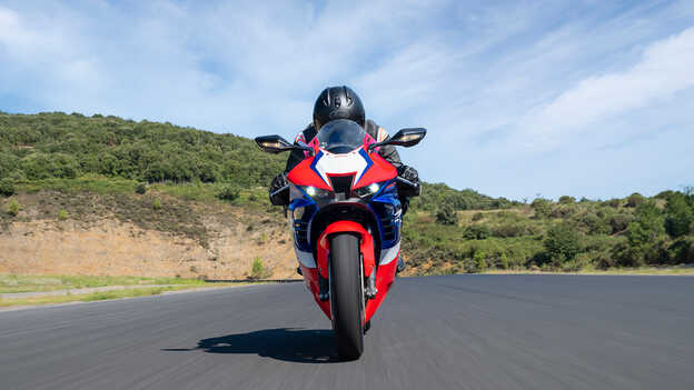 Honda CBR1000RR-R Fireblade avec conduite d'air dynamique HRC et ailettes