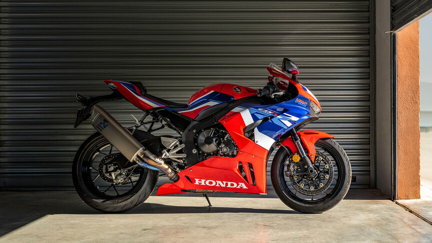Honda CBR1000RR-R Fireblade mettant en avant son aérodynamisme exceptionnel